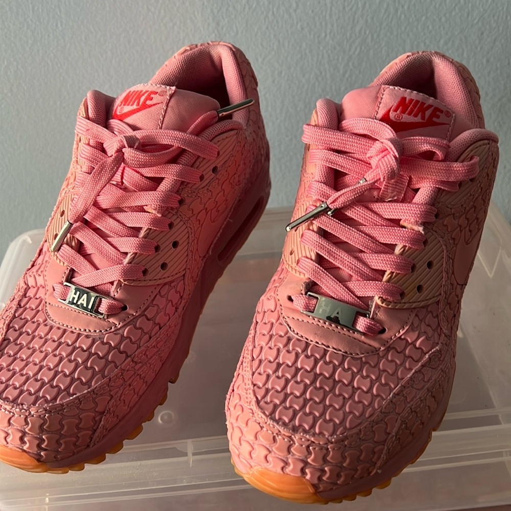 Nike Shanghai Pink Nostalgia Size 7 Women 5.5 Kids